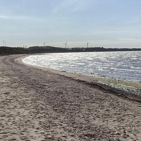 6 Person In Vinderup-by Traum